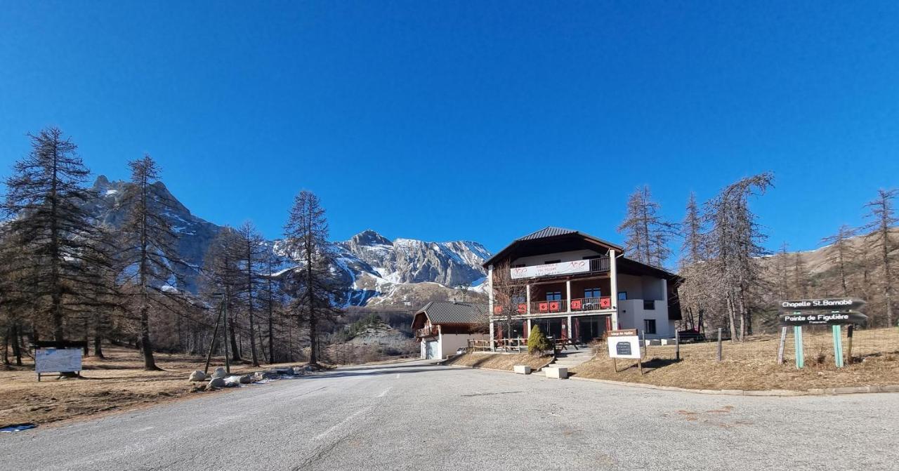 Auberge Des Aiguilles Hotel Entraunes Exterior photo